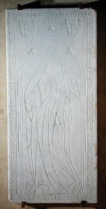 Grafsteen met een portret van de markiezin de Linares, 1391